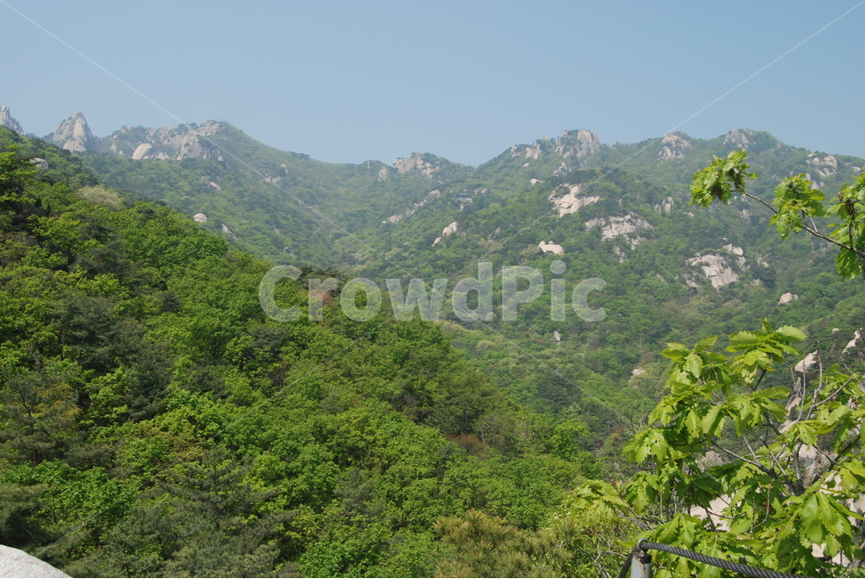 산,mountain,spring,sky,hikingtrail,자연,풍경,nature,landscape,slope,경사,outdoors,옥외
