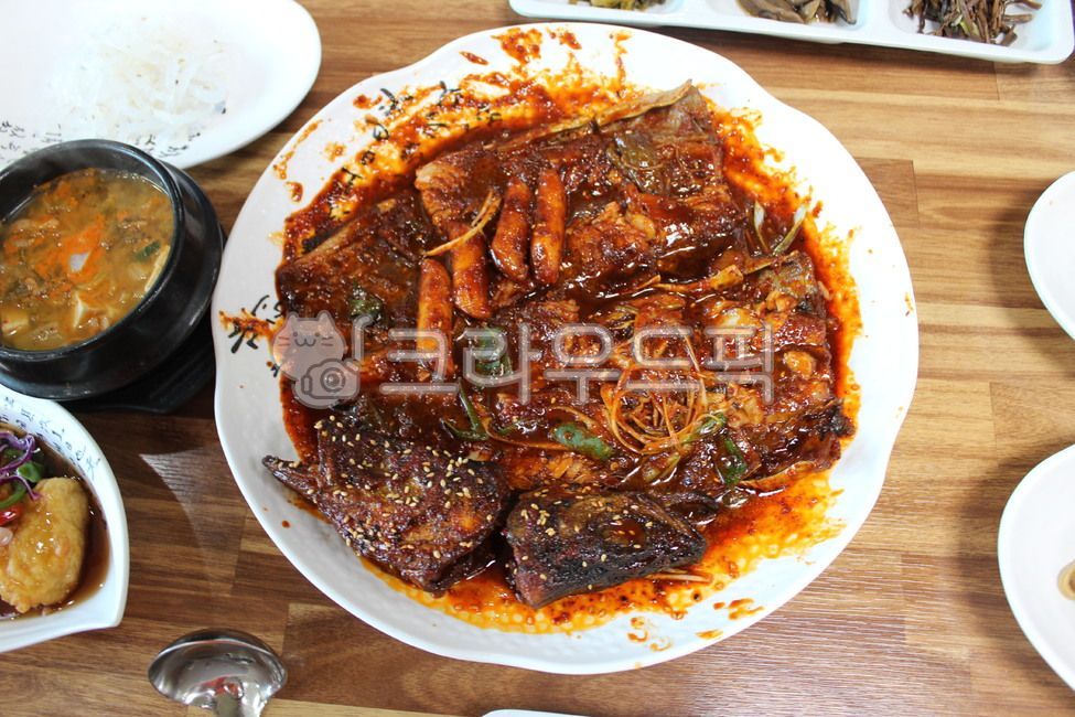 seafood,Braised nose bridge,Korean cuisine,snack,Korean,rice,food,meal,fish,Seafood dishes,Korean food,stewed fish,cooking,nose bridge,seafood dishes
