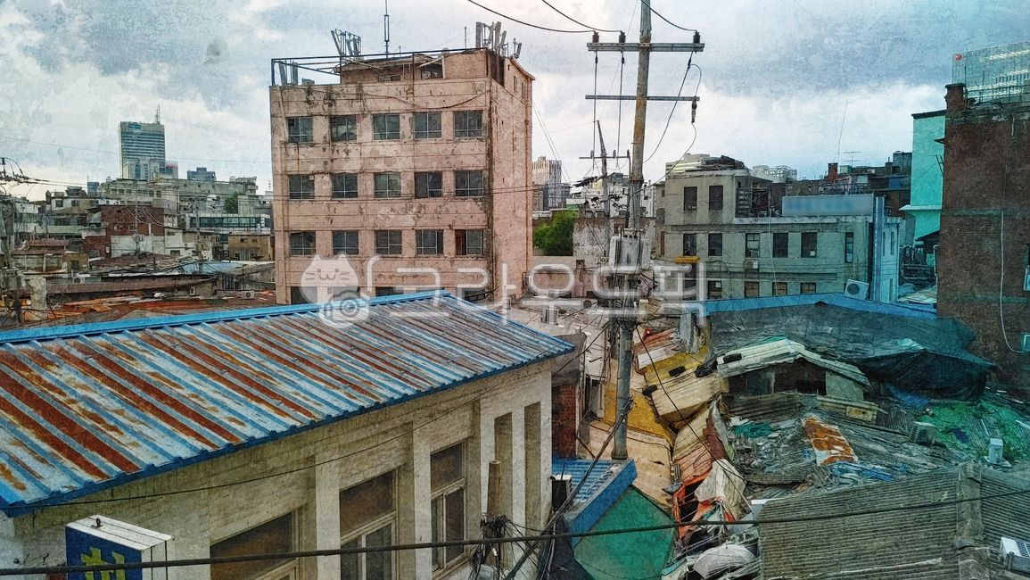 sensiblity,memory,city,Memory,reminisce,building,peeling,Emotion,alley,redevelopment,roof,old,emotional,retro,rusty,feeling,retro city,outskirts,vintage,background,telephone pole