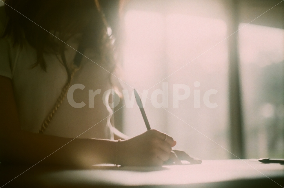 손,사람,신체,인물,빛,감성,필름사진,햇빛,감성사진,필름카메라,필름,아날로그사진,분위기,여자,감성스냅,스냅샷,일상,사람,인물,인간,human,person,신체일부,몸,body,손,제스처,표시,손짓,표현,gesture,hand,sign,expression,여성,여자,woman,female,lady,감성,sensible,feeling,휴식,힐링,rest,relaxation,healing,비즈니스,사업,business,service,work,교육,학교,공부,education,learning,study,school