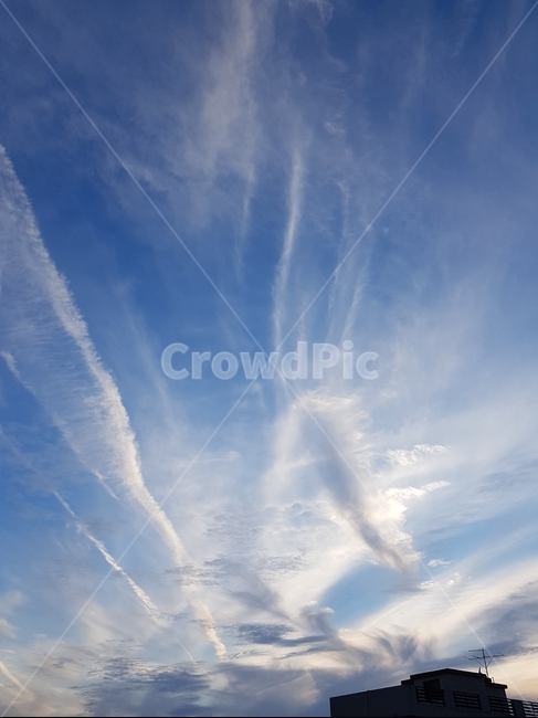하늘,구름,선형구름,방사형구름,이상한구름,오후하늘,자연,풍경,nature,landscape,outdoors,옥외,azure sky,푸른 하늘,sky