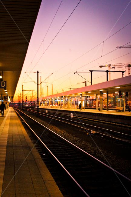 기차역,platform,trainstation,terminal,transportation,교통,야경,일몰,전기줄,교통,교통수단,traffic,transportation
