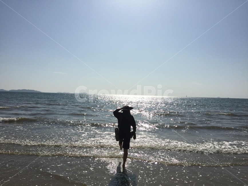 바다,oceanview,sea,자유,여행,travel,ocean,바다여행,여름,summer,힐링,힐링여행,홀로,해변,바다,beach,sea,사람,인물,인간,human,person,인물실루엣,사람실루엣,character silhouette,human silhouette,대양,outdoors,옥외,water,물,nature,자연,shoreline,해안선