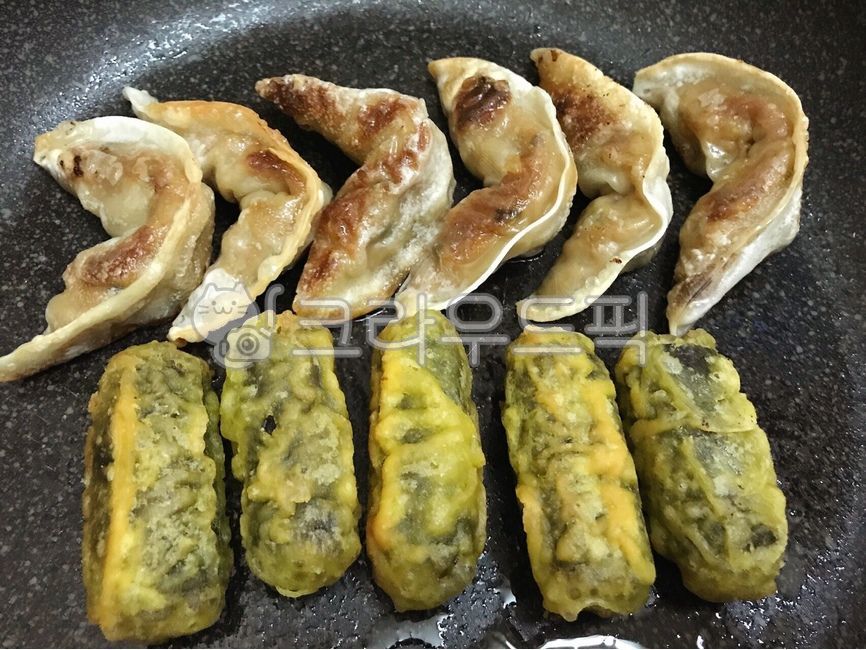 음식,갈비만두,만두,김말이,만두튀김,김말이튀김,요리,튀김,먹방,맛있는,갈비맛,food,야식,간식,분식