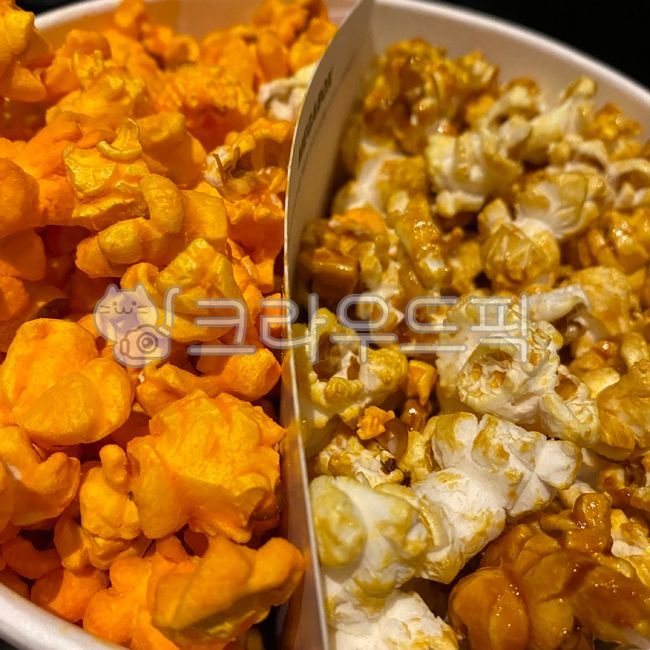 팝콘,치즈팝콘,카라멜팝콘,반반팝콘,과자,음식,popcorn,food