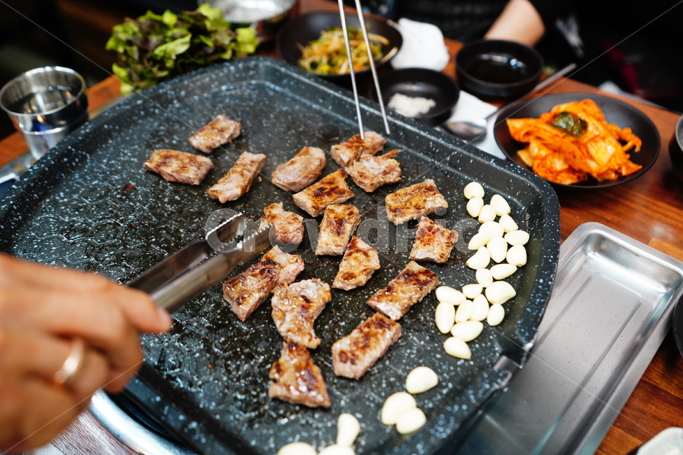 한우,소고기,육류,육식,한식,식사,음식,푸드,안주거리,먹거리,구이,술안주,음식,식재료,요리,food,cook,meal,dishes,food reserves,육류,고기,meat,한식,한국음식,한국요리,korean food,korean dishes,korean meal,korean cook