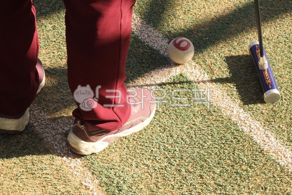 ball,work out,gate ball,shadow,light,cheek,Gateball court,floor,gateball,Playground