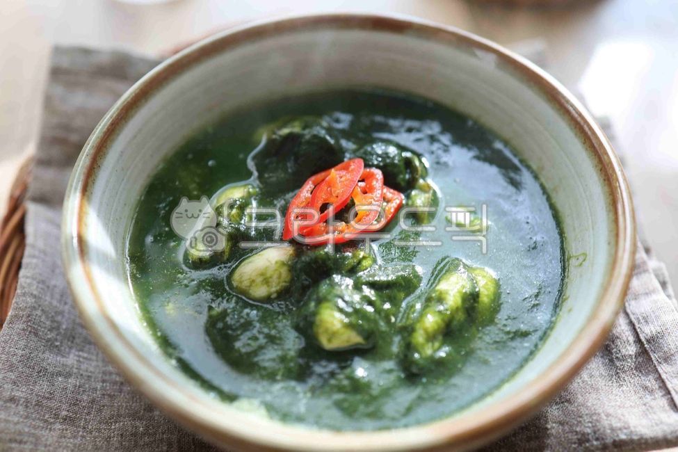 soup bowl,soupbowl,Maesaengi Oyster Soup,Maesaengi,plate,bowl,food,meal,Maesaengiguk,dish