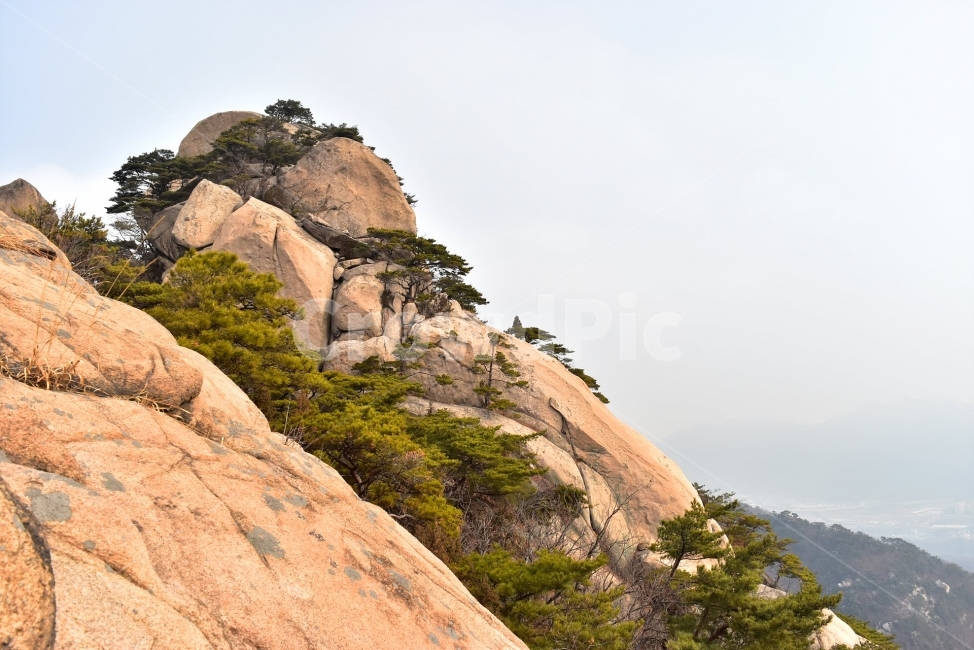 도봉산,풍경,자연,국립공원,서울,도심지,명산,겨울,힐링,산행지,국내여행,자연풍경,산사진,기암,바위,기암절경,Seoul,Korea,National,Park,비경,산행,등산,트레킹,100대명산,바위산,오봉,우이암,선만자,주봉,암릉,사진,감성,장관,조망,자연,풍경,nature,landscape,한국자연풍경,한국자연경관,korea nature landscape,outdoors,옥외,cliff,낭떠러지