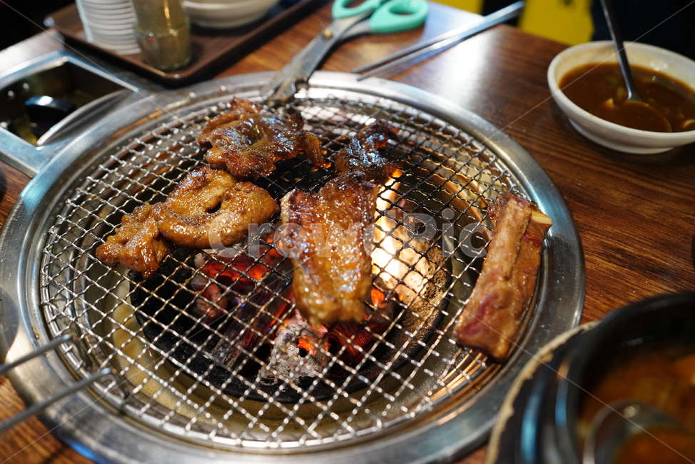 갈비,돼지,구이,안주,한식,음식,먹거리,고기,육류,육식,식사,food,음식,식재료,요리,food,cook,meal,dishes,food reserves,육류,고기,meat