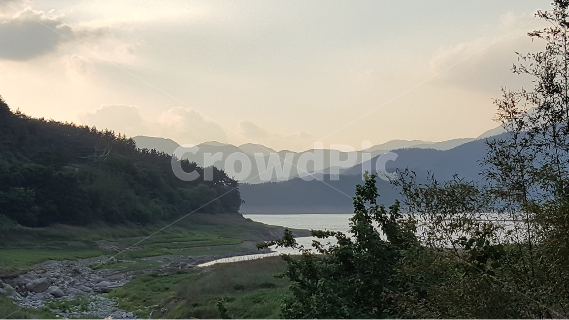 풍경,저수지,저녁,산,하늘,시골,고향,자연,풍경,nature,landscape,mountain range,산맥,outdoors,옥외,mountain,tree,나무,plant,식물