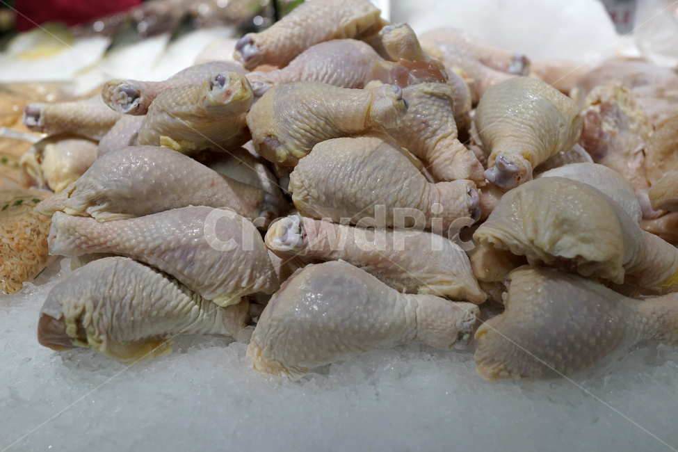 닭다리,닭,생닭,얼음,냉동,냉동육,식재료,고기,마켓,마트,frozenmeat,meat,leg,chickenlegs,chicken,rawchicken,frozen,ice,market,식품코너,음식,식재료,요리,food,cook,meal,dishes,food reserves