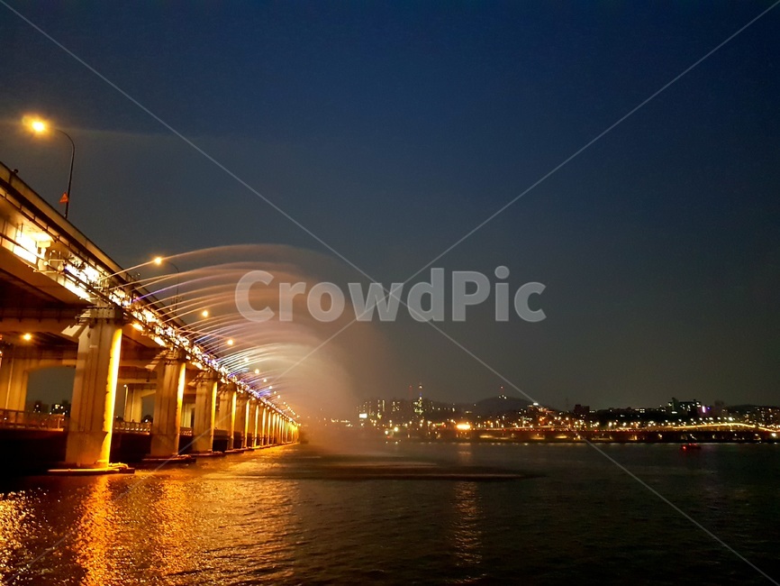 반포대교,분수,무지개분수,banpo,fountain,river,water,한강,hanriver,야경,밤,풍경,nightscape,night,landscape,도시,city,한국도시풍경,한국도시경관,korea cityscape,물