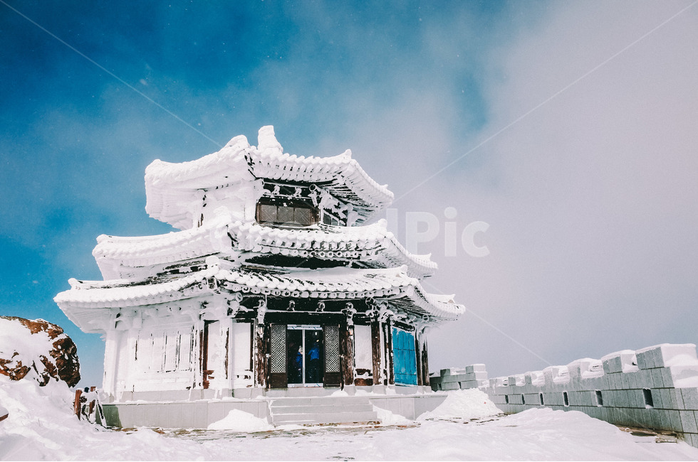 덕유산,향적봉,상고대,겨울,눈내린,겨울,계절,winter,season,한국전통,한국문화,korean traditional,korean culture,건축물,건물외관,exterior,building,structure,architecture,construction