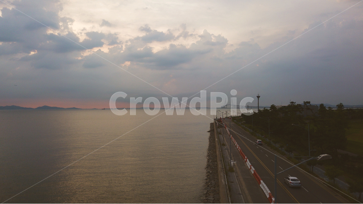 노을,바다,하늘,인천대교,해변도로,석양,숲,드라이브,교통,교통수단,traffic,transportation