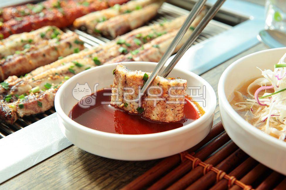 장어,민물장어,고창장어,풍천장어,고창풍천장어,장어구이,민물장어구이,셀프장어,셀프장어구이,양념장어,양념장어구이,장어초벌,초벌,초벌구이,민물장어초벌,고기,물고기,생선,구이,장어요리,한식,한정식,한국음식,한국요리,음식점,한국음식점,한국식당,식당,전통음식,요리,전통요리,맛집,먹방,별미,전통보양식,전통영양식,영양식,보양음식,건강식,영양음식,건강,건강음식,보양식,수산물,식재료,복날,복날음식,초복,중복,말복,초복음식,중복음식,말복음식,한국먹거리,건강요리,영양요리,food,소스,양념소스,식사,음식,식재료,요리,food,cook,meal,dishes,food reserves