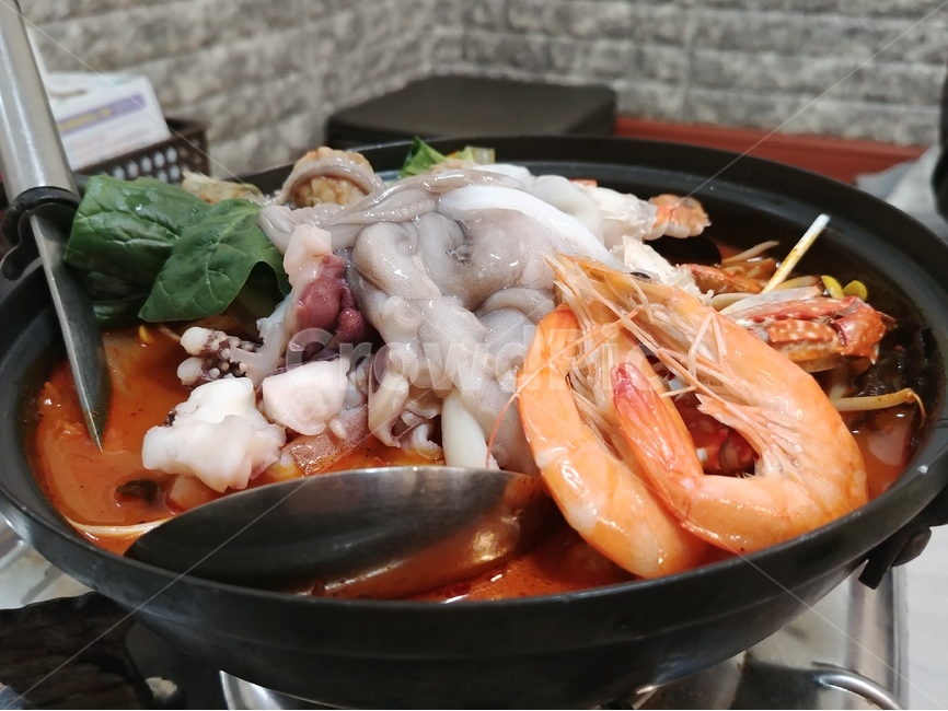 해물탕,낙지,문어,새우,빨간국,술탕,안주,술국,탕,해물,바다,회,음식,식재료,요리,food,cook,meal,dishes,food reserves,수산물,해산물,fishery products,seafood