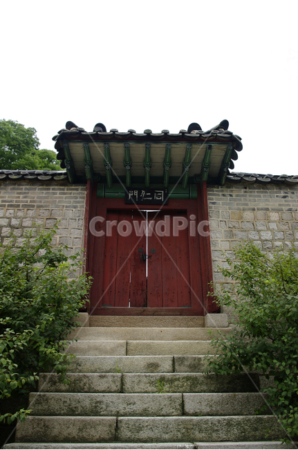 창덕궁,고궁,한옥,전통가옥,문,기와지붕,건축,traditional,한국전통,한국문화,korean traditional,korean culture,건축물,건물외관,exterior,building,structure,architecture,construction