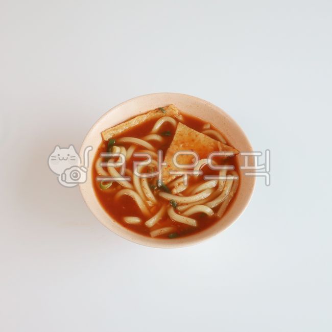면요리,매콤한,국수,그릇,면기,매운음식,야식,메뉴,계절메뉴,매운우동,우동,어묵우동