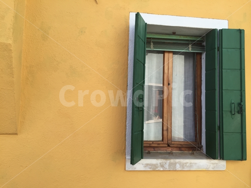 창문,노랑,대비,열림,초록,빈티지,건물,집,창가,네모,감성사진,window,yellow,square,house,vintage,green,건축물,건물외관,exterior,building,structure,architecture,construction