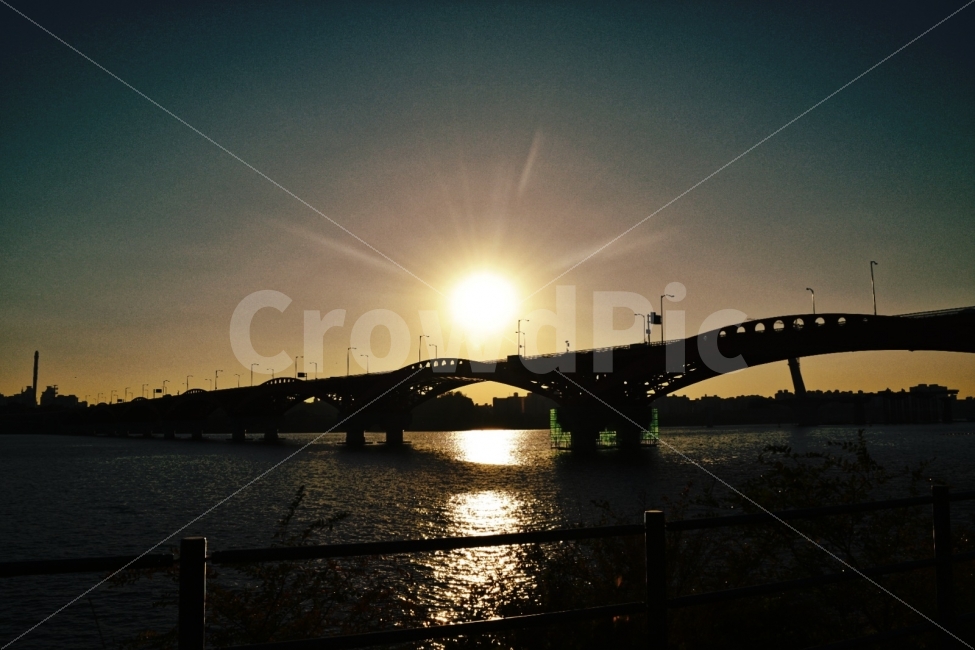 서울,한강,노을,감성,한강다리,도시,풍경,city,landscape,한국도시풍경,한국도시경관,korea cityscape,flare,플레어,light,빛,sunlight,햇빛
