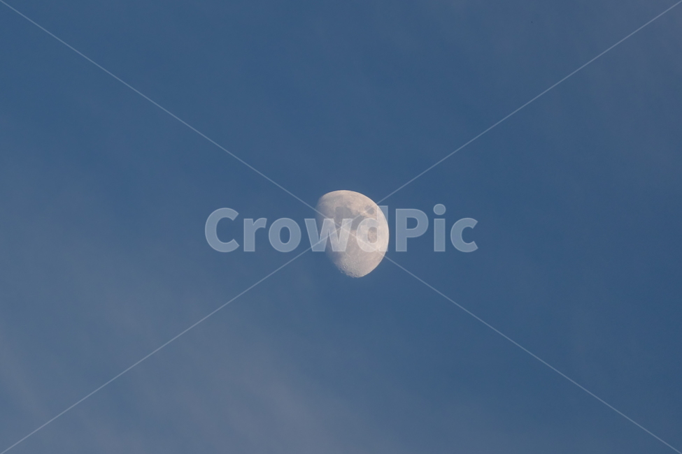 달,보름달,추석,추석보름달,반달,파란하늘,밤,하늘,밤하늘,구름,몽환적,moon,supermoon,cloud,night,sky,bluesky,nightsky,thanksgivingday,야경,밤,풍경,nightscape,night,landscape,nature,자연,outdoors,옥외,astronomy,천문학,universe,우주,outer space,대기권 밖