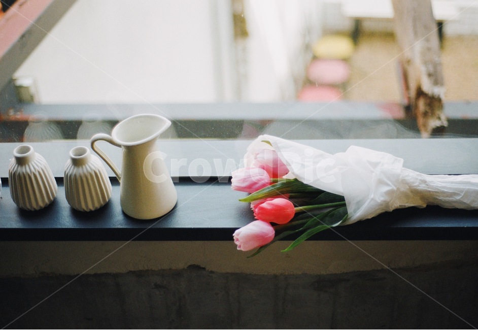 카페,감성,감성사진,꽃,조화꽃,튤립,필름,필름사진,식물,자연,plants,nature,꽃,flower,기념일,축하,anniversary,congratulation,celebrate,celebration,감성,sensible,feeling