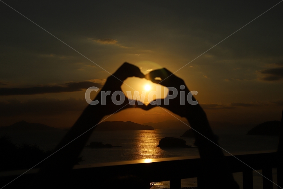 하트,손,heart,밤하늘,빚줄기,석양,sunset,light,빛,감성,sensitive,emotional,사랑,love,concept,컨셉