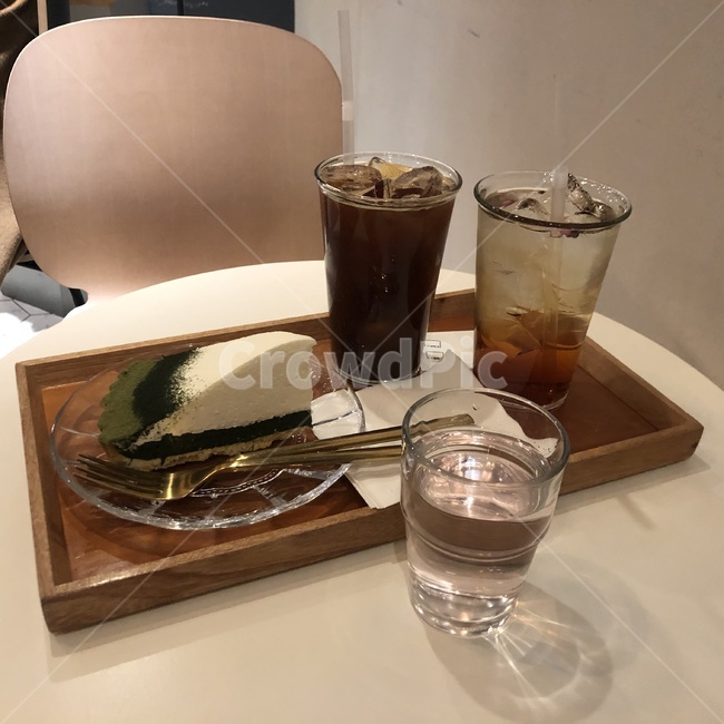 카페,음료,디저트,커피,케익,녹차,감성,휴식,여유,데이트