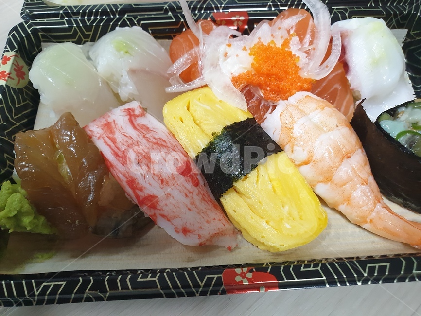 초밥,음식,일식,연어초밥,연어,참치,참치초밥,새우초밥,새우,생새우,생새우초밥,게살,게살초밥,food,japanesefood,meal,회