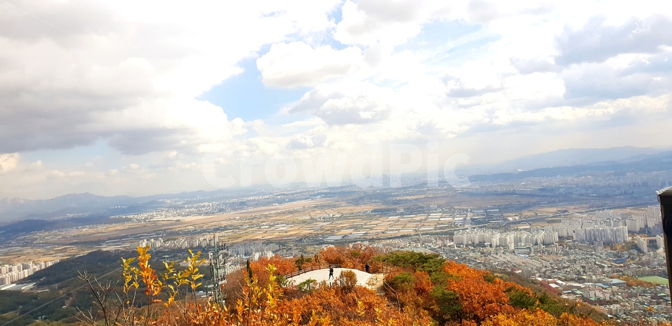 산,단풍,하늘,fall,가을,계절,autumn,season,구름,도시