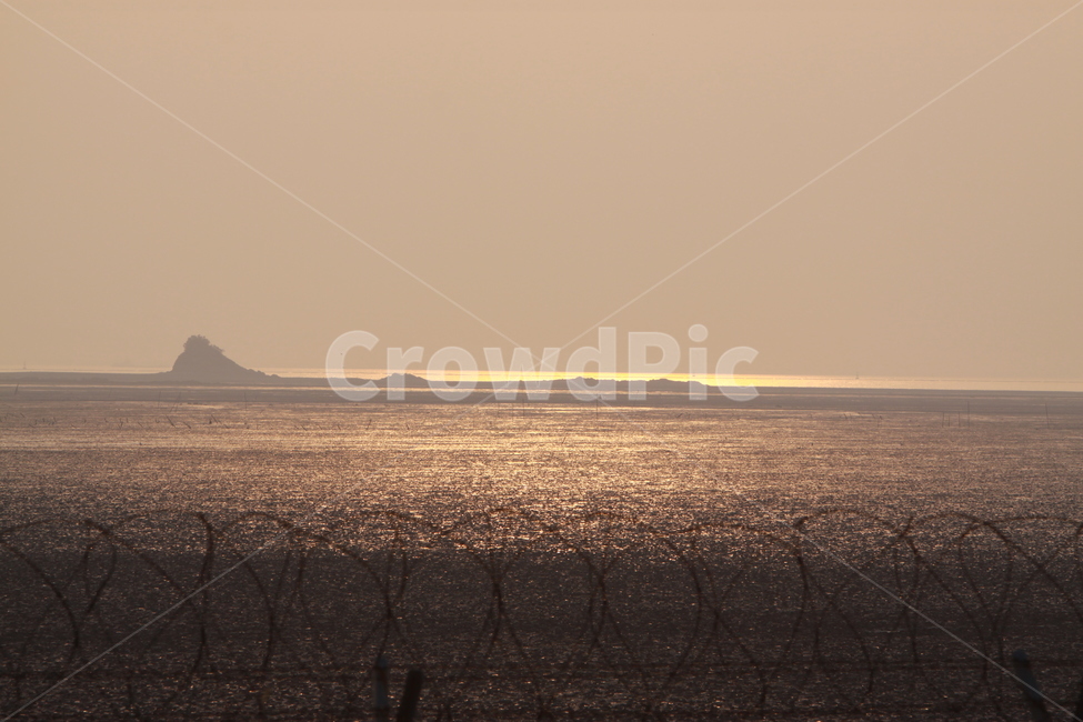 바다,갯벌,노을,철망,햇빛,섬,수평선,자연,야외,풍경,자연,풍경,nature,landscape,outdoors,옥외
