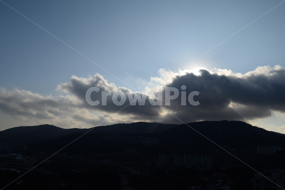 태양,하늘,구름,산,산맥,그림자,자연,풍경,풍경사진,자연사진,sun,sky,clouds,mountain,mountains,nature,shadow,landscape,자연,풍경,nature,landscape,weather,날씨,outdoors,옥외,cumulus,적운,cloud