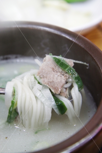 돼지국밥,국밥,해장,뚝배기,소면,음식,식재료,요리,food,cook,meal,dishes,food reserves,한식,한국음식,한국요리,korean food,korean dishes,korean meal,korean cook