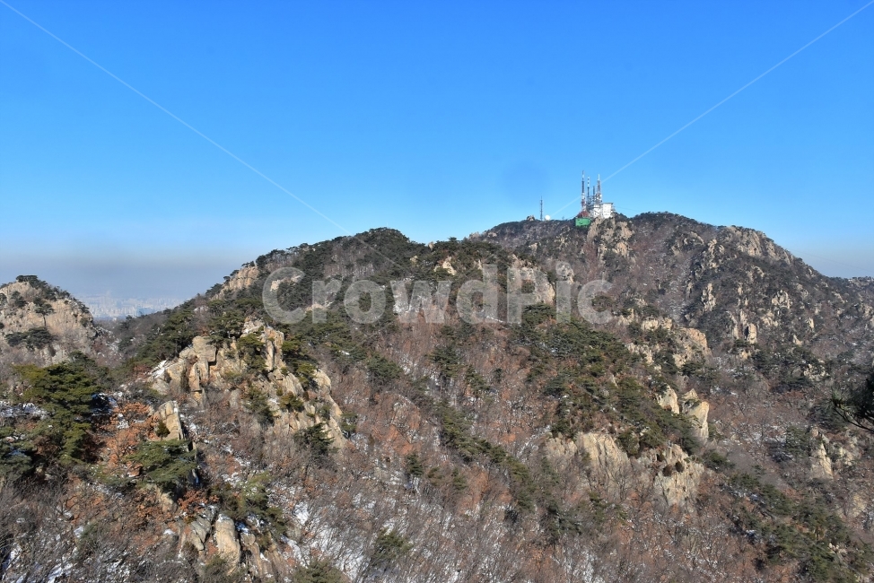 관악산,풍경,겨울,자연,눈,스포츠,등산,산행,nature,snow,겨울풍경,느낌,아름다운,신비로운,경이로운,기암,바위,암봉,암릉,다큐,필,힐링,명산,landscape,winter,season,트레킹,100대명산,인기명산,조망,전망,정부청사,6봉,수목원능선,바윗길,암릉길,명품송,소나무,한국자연풍경,한국자연경관,korea,관양능선,팔봉능선,국기봉,겨울,계절,winter,season,자연,풍경,nature,landscape,한국자연풍경,한국자연경관,korea nature landscape,outdoors,옥외,slope,경사