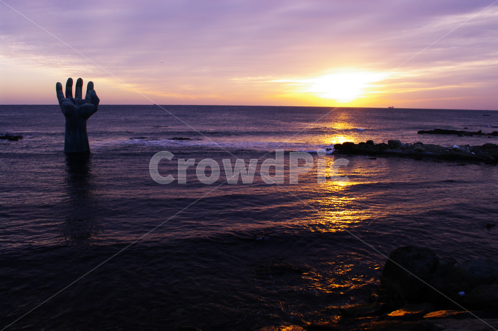 바다,하늘,구름,풍경,해맞이,일출,sunrise,호미곶,상생의손,랜드마크,landmark,랜드마크,landmark,tourist attraction,한국랜드마크,한국관광지,한국명소,korea landmark,korea tourist attraction,조각상,동상,석상,조형물,statue,bronze statue,stone statue