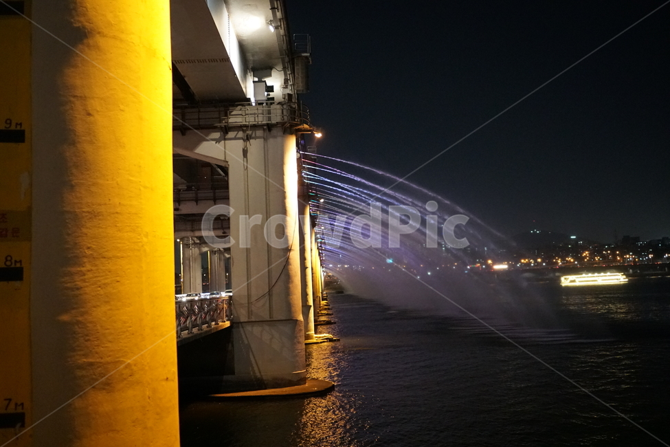 한국,코리아,korea,서울,seoul,풍경,landscape,야경,nightview,nightscene,nightscape,한강,hanriver,반포대교,한강다리,교량,bridge,불빛,물줄기,밤하늘,가로등,무지개분수,반포대교무지개분수,야경,밤,풍경,nightscape,night,landscape,도시,city,한국도시풍경,한국도시경관,korea cityscape,water,물