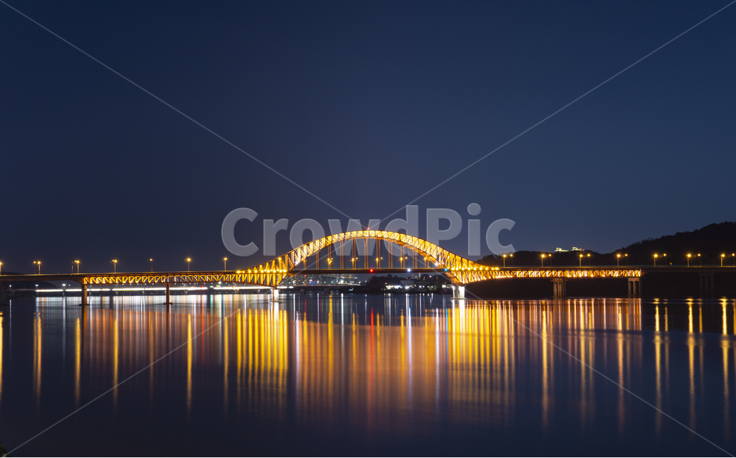 lighting,서울야경,야경,경치,풍경,nightscape,nightview,landscape,light,서울,조명,가로등,밤,afternoon,한국,아시아,asia,korea,road,도로,freeway,고속도로,highway,궤적,가양,building,건물,하늘,sky,방화대교,대교,빛,river,한강,architecture,건축물,bridge,다리,arched,아치형,arch,아치,archbridge,아치교,야경,밤,풍경,nightscape,night,landscape