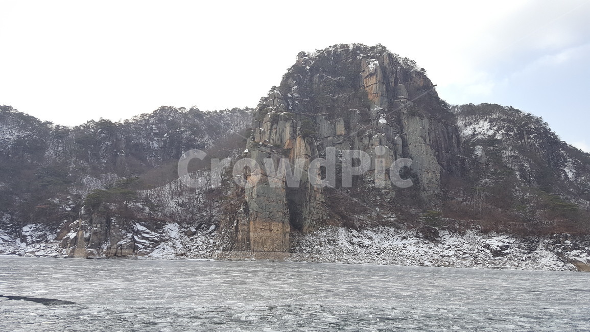 충주호,겨울충주호,충주호얼음,눈내린호수,눈내린충주호
