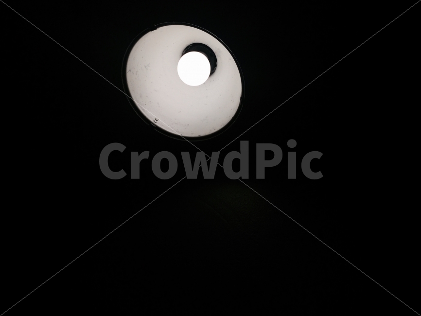 조명,카페,인테리어,light,interior,cafe,black,mood,무드,새벽,감성,배경,background,전등,어둠,dark,인테리어,실내디자인,interior design