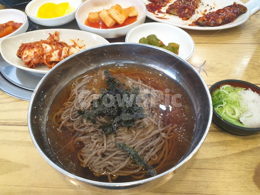 냉모밀,점심,메뉴,모밀,모밀국수,국수,여름철별미,여름별미,계절별미,점심식사,점심메뉴,요리,한식,음식,반찬,맛집,식사,레시피,food,recipe,noodle,식당,그릇