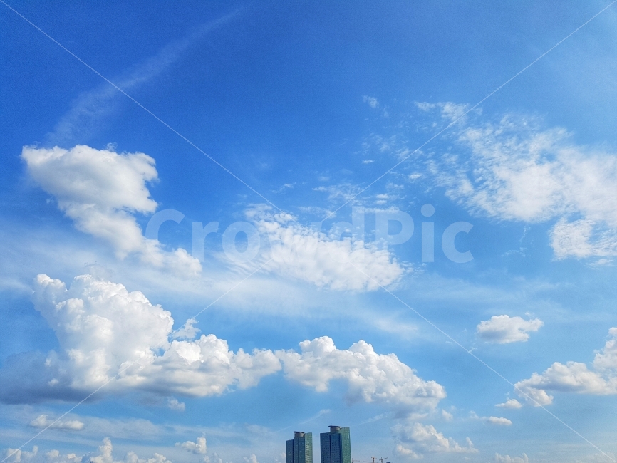 서울,하늘,구름,하늘색,바람,여름,청량감,색감배경,자연,풍경,nature,landscape,outdoors,옥외,sky,weather,날씨,azure sky,푸른 하늘