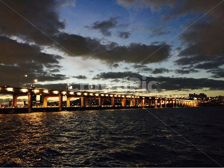 일몰,한강,hanriver,뉘엇뉘엇,구름,cloud,야경,밤,풍경,nightscape,night,landscape,도시,city,한국도시풍경,한국도시경관,korea cityscape,building,건물
