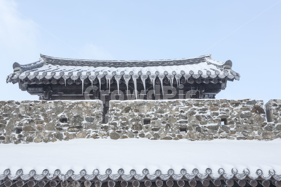 고드름,풍경,기와,자연,설경,겨울,계절,winter,season,한국전통,한국문화,korean traditional,korean culture,건축물,건물외관,exterior,building,structure,architecture,construction