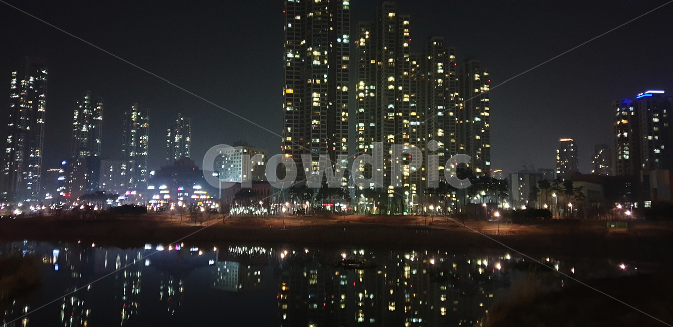 chongna,lake,lakepark,lakeview,view,nightview,lights,building,청라,호수공원,청라호수공원,밤풍경,야경,고층건물,highrise,city,시티,건물,사무실건물,officebuilding