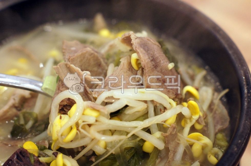 Bean Sprout Haejangguk,Bean Sprout Gukbap,plating,beansproutshangoversoup,Korean cuisine,beansproutssoup,food,Korean food,Plating,cooking,foodpresentation
