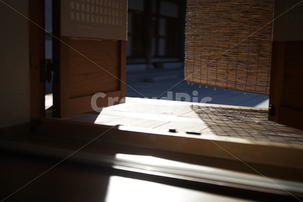 역광,절풍경,한옥,창호지문,나무발,빛