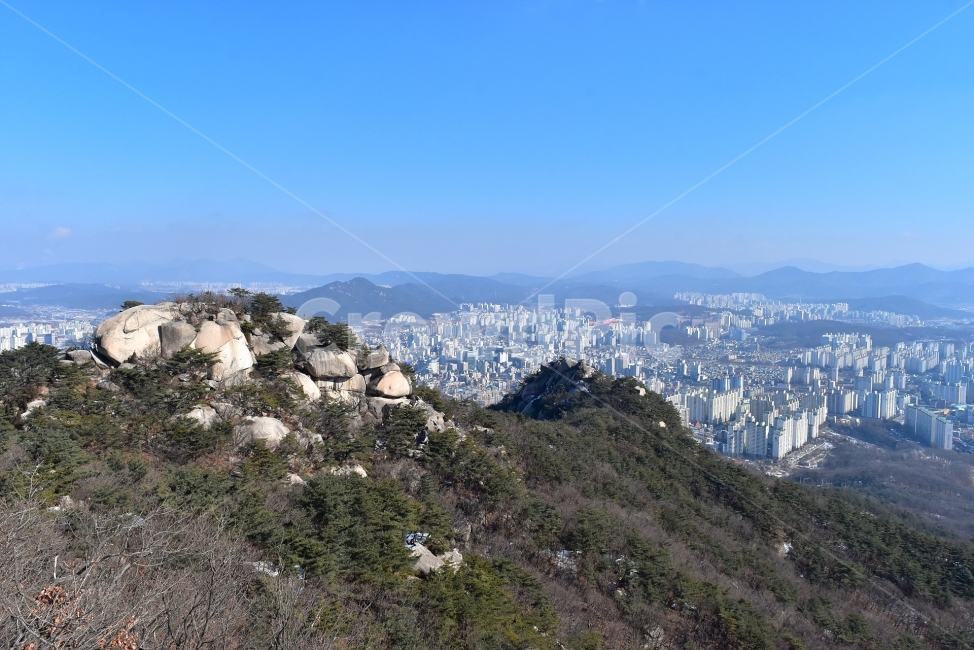 사패산,풍경,겨울,자연,눈,스포츠,선바위,보루,국립공원,회룡바위,갓바위,등산,산행,nature,snow,겨울풍경,느낌,아름다운,신비로운,경이로운,기암,바위,암봉,암릉,다큐,필,힐링,명산,landscape,winter,season,트레킹,100대명산,인기명산,조망,전망,바윗길,암릉길,명품송,소나무,한국자연풍경,한국자연경관,korea,북한산국립공원,Korea,National,Park,원도봉,겨울,계절,winter,season,자연,풍경,nature,landscape,한국자연풍경,한국자연경관,korea nature landscape,도시,city,한국도시풍경,한국도시경관,korea cityscape,outdoors,옥외,slope,경사,mountain,산