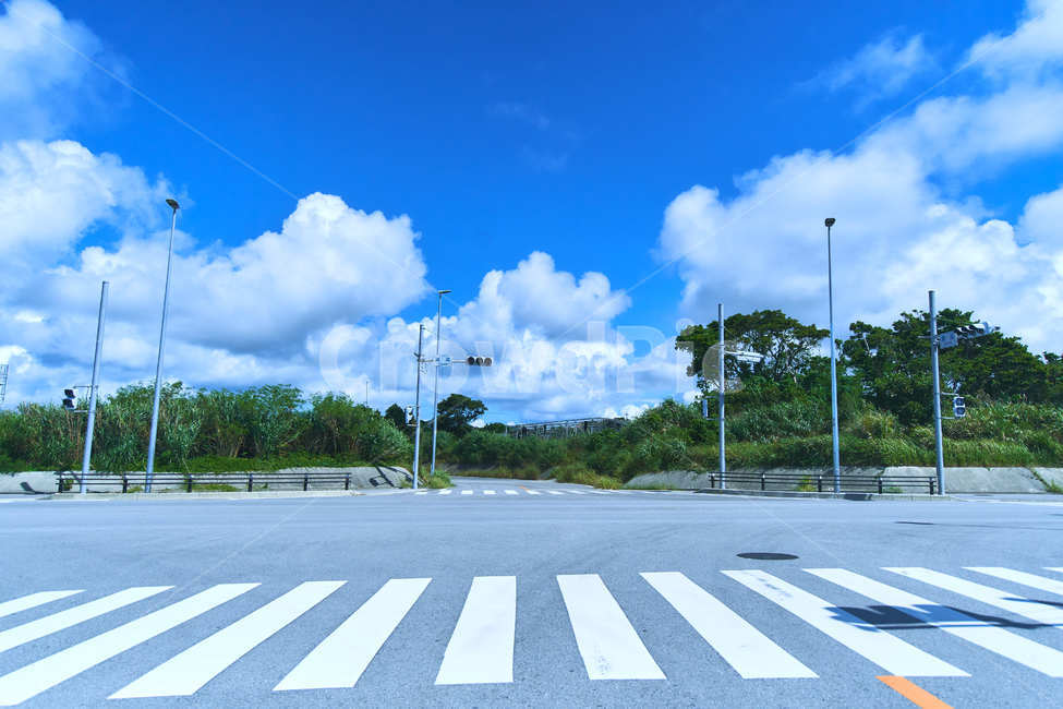 푸른하늘,도로,road,풍경,landscape,아스팔트,asphalt,구름,cloud,교통,교통수단,traffic,transportation