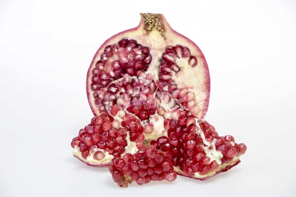 석류,과일,열매,다이어트,건강,사진,단독사진,디자인,소스,포토,사진자료,배경,배경사진,백그라운드,아웃포커스,접사,근접,누끼,오브젝트,식물,생과일,음식,디저트,웰빙,신선한,프레쉬,반쪽,절단면,슬라이스,새콤한,달콤한,석류씨,비타민,주스,조각,유기농,도감,음식,식재료,요리,food,cook,meal,dishes,food reserves,과일,열매,fruit,누끼,remove background